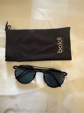 Color-Changing Chameleon Sunglasses – Unisex
